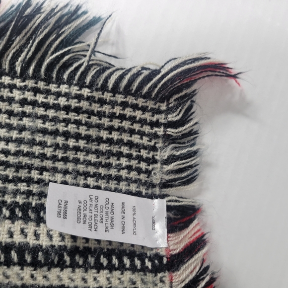 Nordstrom plaid print blanket scarf - Picture 12 of 16